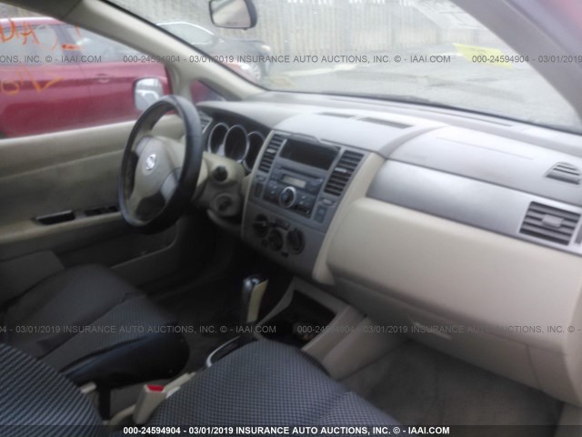 3N1BC13E87L366267 - 2007 NISSAN VERSA S/SL RED photo 5