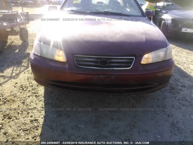 4T1BF22K81U959055 - 2001 TOYOTA CAMRY LE/XLE 栗色 照片 6