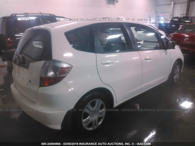 JHMGE8H23AS012796 - 2010 HONDA FIT WHITE photo 4