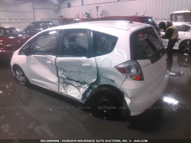 JHMGE8H23AS012796 - 2010 HONDA FIT WHITE photo 6