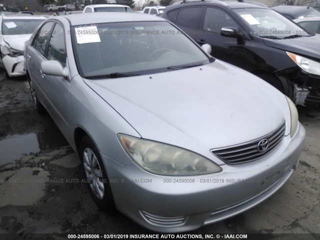 4T1BE32K85U404766 - 2005 TOYOTA CAMRY LE/XLE/SE SILVER photo 1