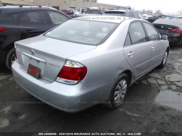 4T1BE32K85U404766 - 2005 TOYOTA CAMRY LE/XLE/SE SILVER photo 4