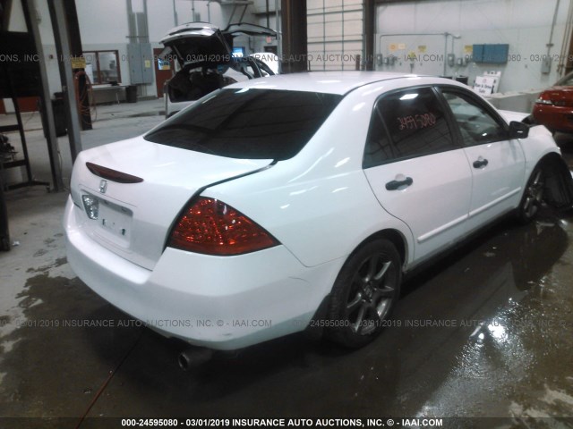 1HGCM56147A135468 - 2007 HONDA ACCORD VALUE WHITE photo 4