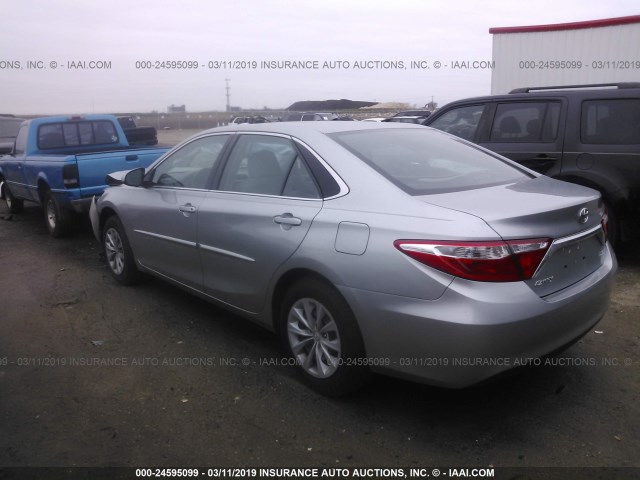 4T4BF1FK3GR526682 - 2016 TOYOTA CAMRY LE/XLE/SE/XSE SILVER photo 3