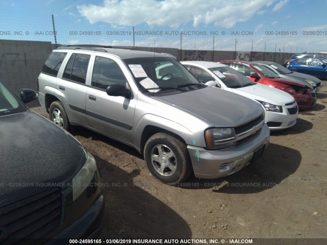 1GNDT13S152241015 - 2005 CHEVROLET TRAILBLAZER LS/LT SILVER photo 1