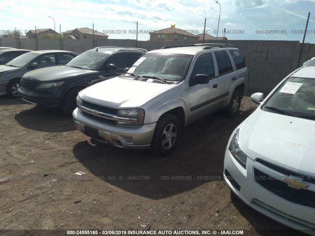 1GNDT13S152241015 - 2005 CHEVROLET TRAILBLAZER LS/LT SILVER photo 2