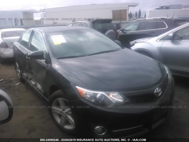 4T1BF1FK7CU166725 - 2012 TOYOTA CAMRY SE/LE/XLE 深蓝色 照片 1