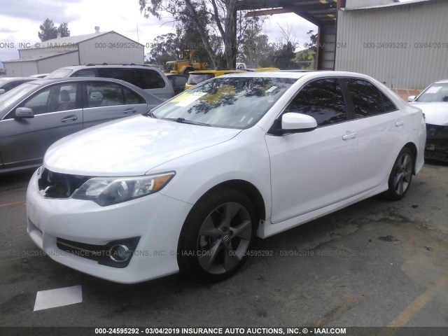 4T1BF1FK0EU800654 - 2014 TOYOTA CAMRY L/SE/LE/XLE 白色 照片 2