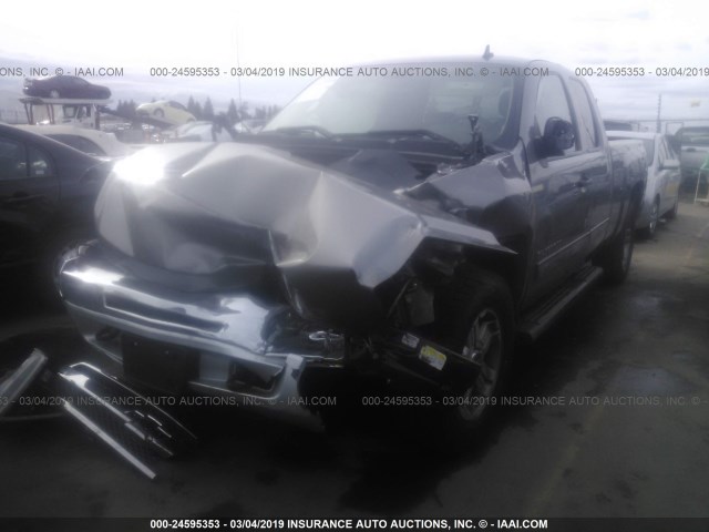 1GCRKSE75DZ340569 - 2013 CHEVROLET SILVERADO K1500 LT SILVER photo 2