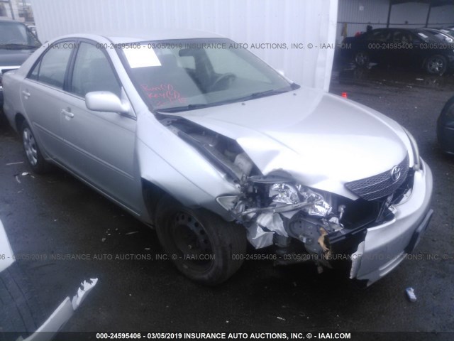 4T1BE32KX3U734762 - 2003 TOYOTA CAMRY LE/XLE/SE SILVER photo 1