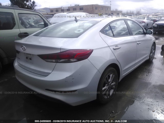 5NPD84LF7HH018267 - 2017 HYUNDAI ELANTRA SE/VALUE/LIMITED SILVER photo 4