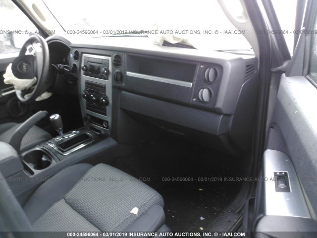 1J8HG48K08C135249 - 2008 JEEP COMMANDER SPORT GRAY photo 5