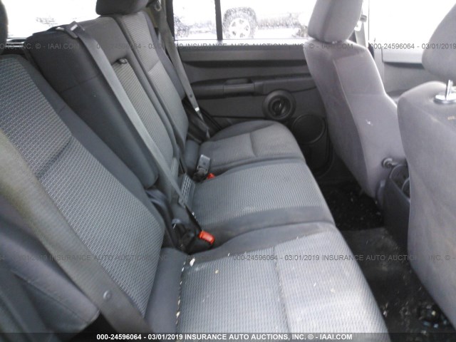 1J8HG48K08C135249 - 2008 JEEP COMMANDER SPORT GRAY photo 8