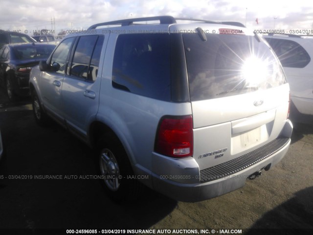 1FMZU63E22UB23439 - 2002 FORD EXPLORER XLT SILVER photo 3