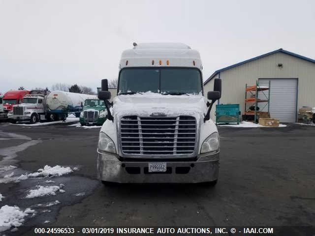 1FUJGLBG2DLBK5562 - 2013 FREIGHTLINER CASCADIA 125  Unknown photo 2