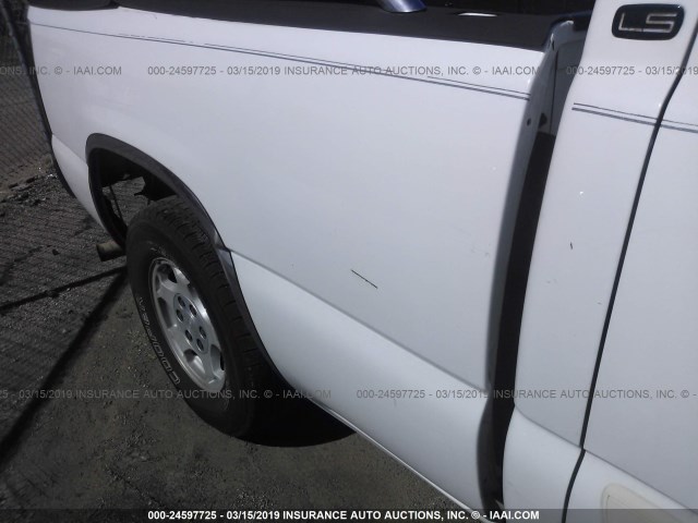 2GCEC19T141115863 - 2004 CHEVROLET SILVERADO C1500 WHITE photo 6