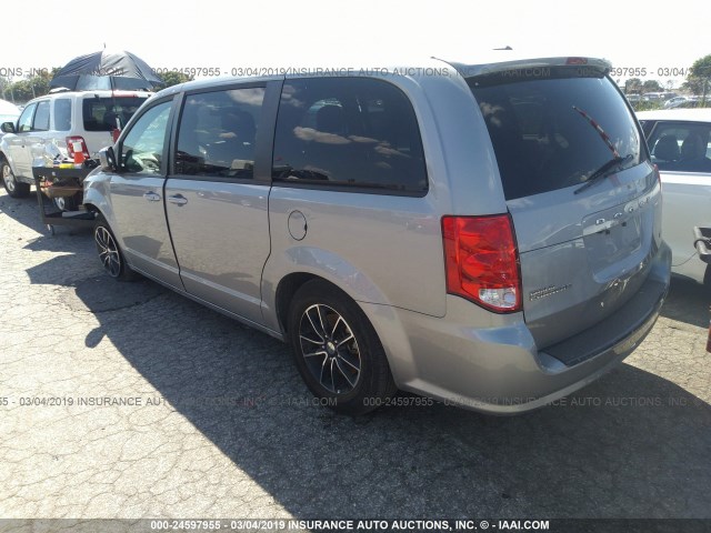 2C4RDGBG5JR152748 - 2018 DODGE GRAND CARAVAN SE SILVER photo 3