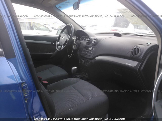 KL1TD5DE8AB124177 - 2010 CHEVROLET AVEO LS/LT Mavi foto 5