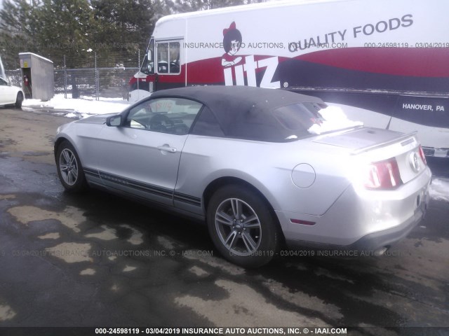 1ZVBP8EM2B5111280 - 2011 FORD MUSTANG SILVER photo 3