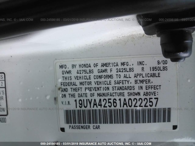 19UYA42561A022257 - 2001 ACURA 3.2CL WHITE photo 9