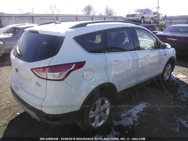 1FMCU9G91EUD67494 - 2014 FORD ESCAPE SE WHITE photo 4