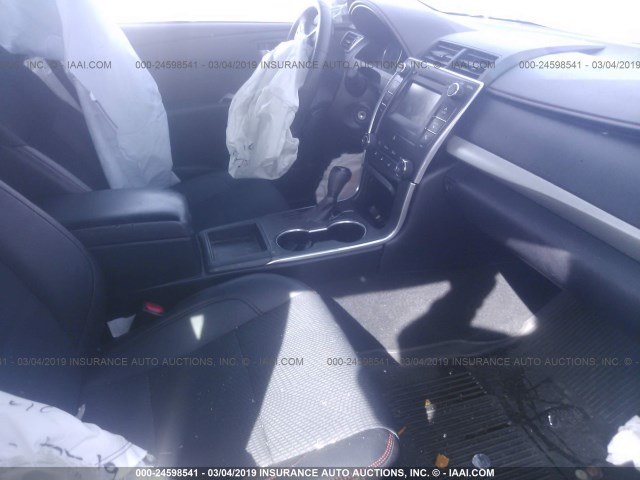 4T1BF1FK3GU123442 - 2016 TOYOTA CAMRY LE/XLE/SE/XSE BLACK photo 5