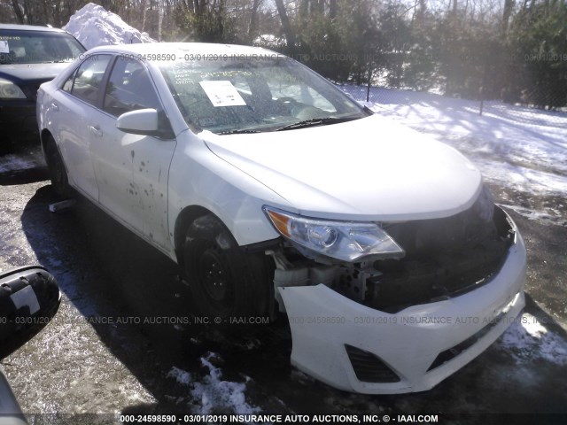 4T1BF1FK0CU550717 - 2012 TOYOTA CAMRY SE/LE/XLE WHITE photo 1