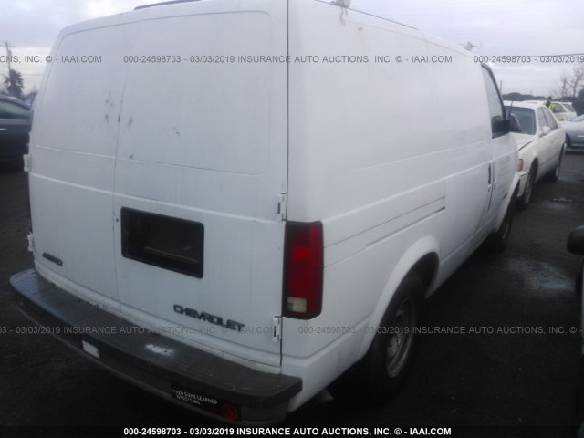 1GCDM19W4XB146581 - 1999 CHEVROLET ASTRO WHITE photo 4