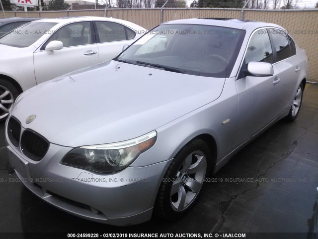 WBANA53584B850490 - 2004 BMW 525 I ვერცხლისფერი ფოტო 2