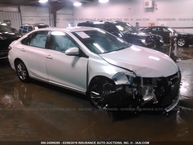 4T1BF1FK0GU171691 - 2016 TOYOTA CAMRY LE/XLE/SE/XSE WHITE photo 1