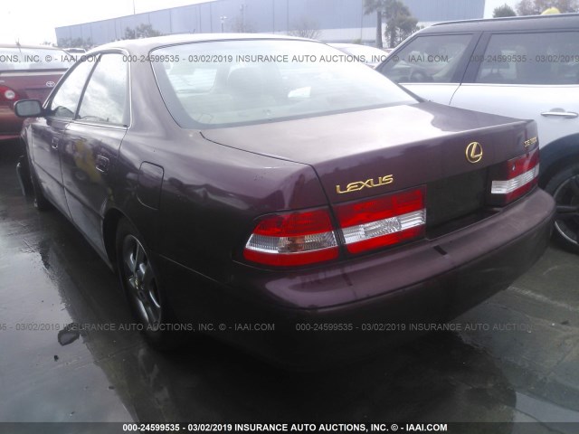 JT8BF28G510324906 - 2001 LEXUS ES 300 RED photo 3