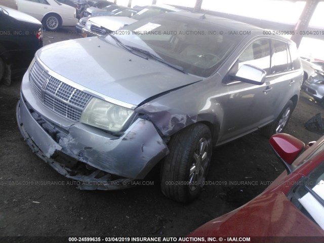 2LMDU88CX7BJ25275 - 2007 LINCOLN MKX SILVER photo 2