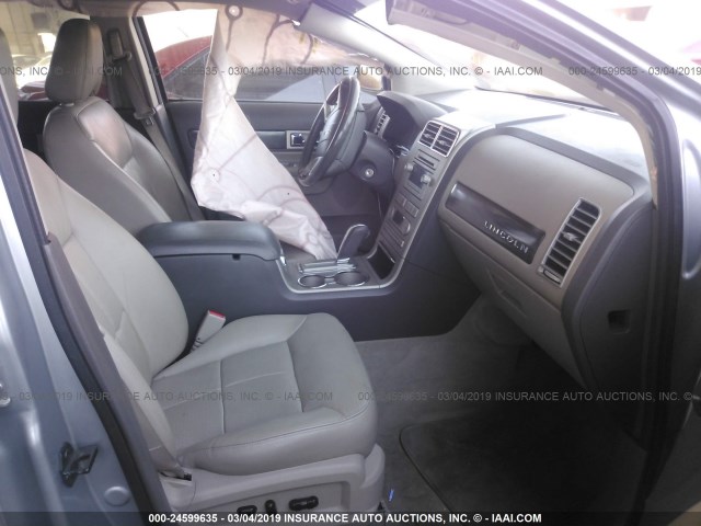 2LMDU88CX7BJ25275 - 2007 LINCOLN MKX SILVER photo 5