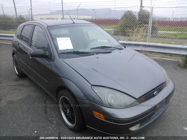 3FAFP37352R232061 - 2002 FORD FOCUS ZX5 GRAY photo 1