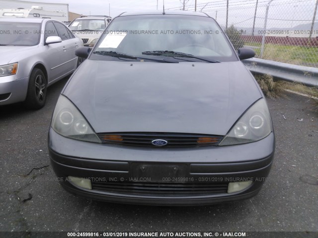 3FAFP37352R232061 - 2002 FORD FOCUS ZX5 GRAY photo 6