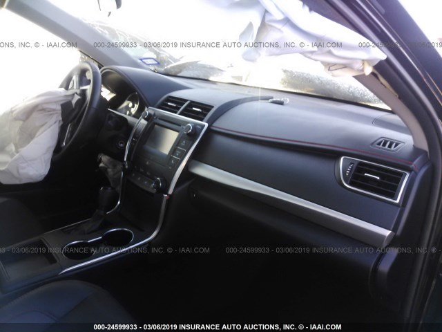 4T1BF1FK9GU149060 - 2016 TOYOTA CAMRY LE/XLE/SE/XSE BLACK photo 5