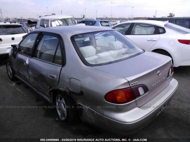 1NXBR18E2WZ038833 - 1998 TOYOTA COROLLA VE/CE/LE GOLD photo 3