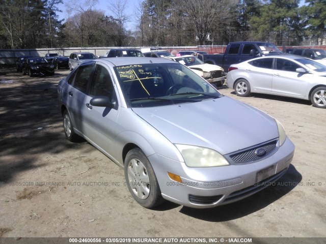 1FAFP34N15W151047 - 2005 FORD FOCUS ZX4 SILVER photo 1