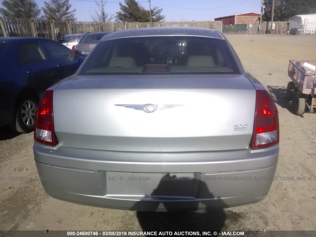 2C3JA53G95H675800 - 2005 CHRYSLER 300 TOURING SILVER photo 6