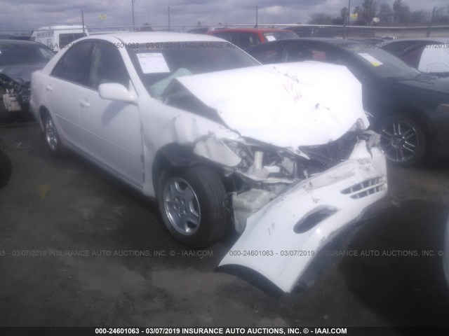 4T1BF30K62U030492 - 2002 TOYOTA CAMRY LE/XLE/SE WHITE photo 1