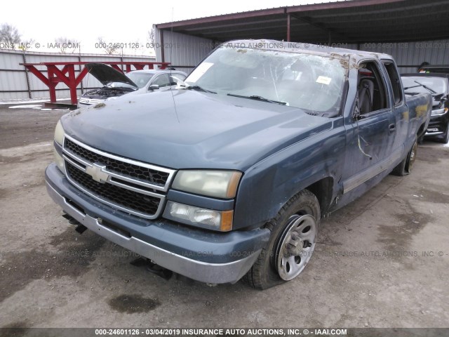 1GCEC19T86Z153746 - 2006 CHEVROLET SILVERADO C1500 BLUE photo 2