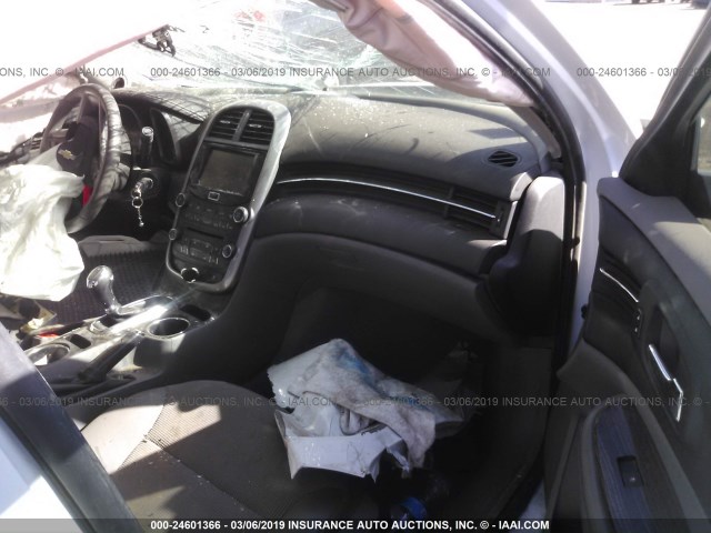 1G11C5SLXFU132015 - 2015 CHEVROLET MALIBU 1LT WHITE photo 5