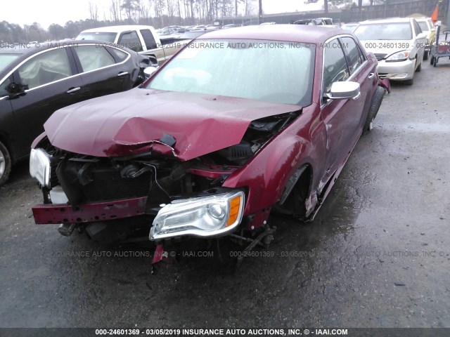 2C3CCAEGXEH345737 - 2014 CHRYSLER 300C RED photo 2