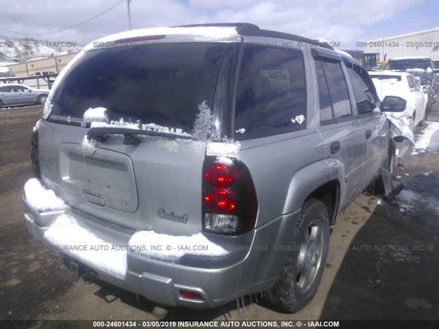 1GNDT13S882106764 - 2008 CHEVROLET TRAILBLAZER LS/LT SILVER photo 4