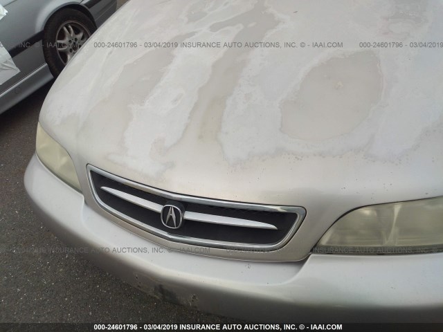 19UYA114XVL001638 - 1997 ACURA 2.2CL SILVER photo 6