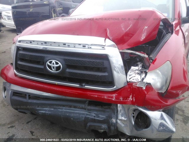 5TFEY5F16AX074673 - 2010 TOYOTA TUNDRA CREWMAX SR5 RED photo 6