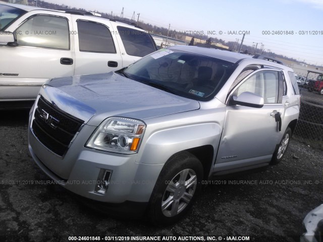 2GKFLWE39F6213721 - 2015 GMC TERRAIN SLE SILVER photo 2