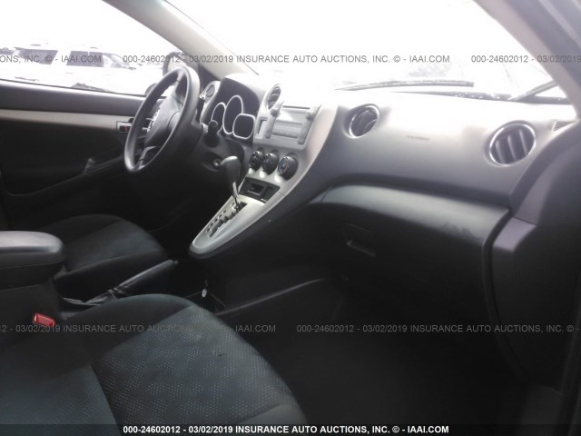 2T1KU4EE9AC306338 - 2010 TOYOTA COROLLA MATRIX  GRAY photo 5