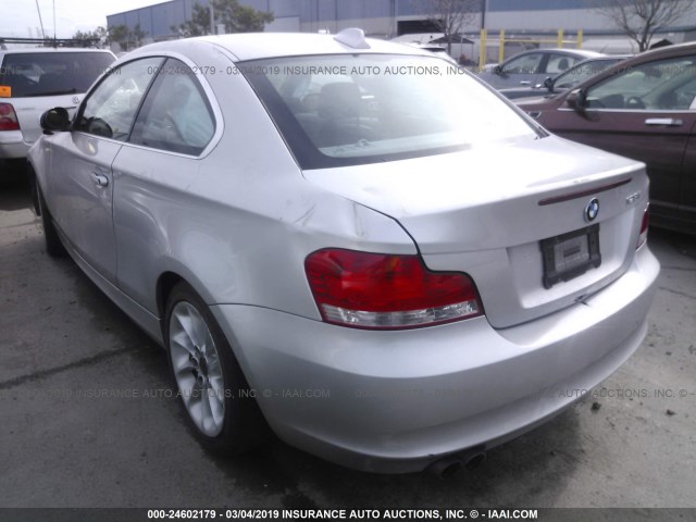 WBAUP93549VF49290 - 2009 BMW 128 I Gümüş foto 3