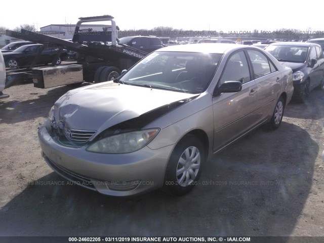 JTDBE32K863062019 - 2006 TOYOTA CAMRY LE/XLE TAN photo 2